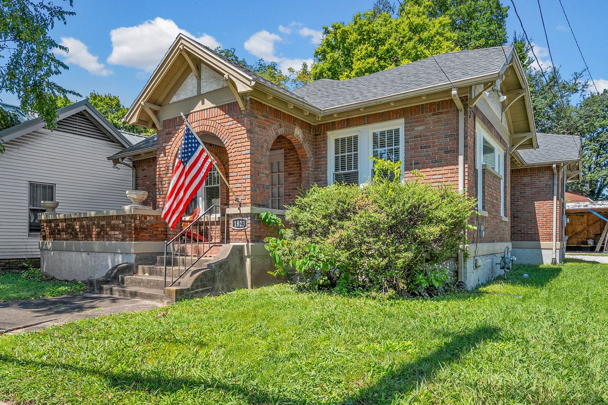 1935 brick bungalow at 1823 S Virginia Street, Hopkinsville KY