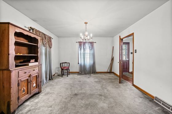 Dining room, 5525 Glass Lane